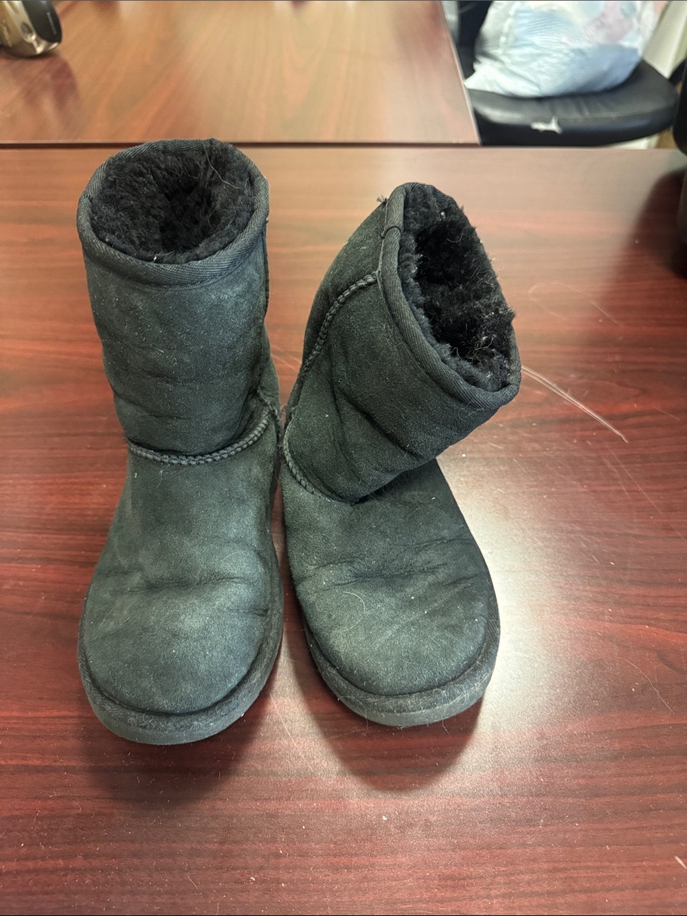 Ugh Kids Black Winter Faux-Sherpa Boots